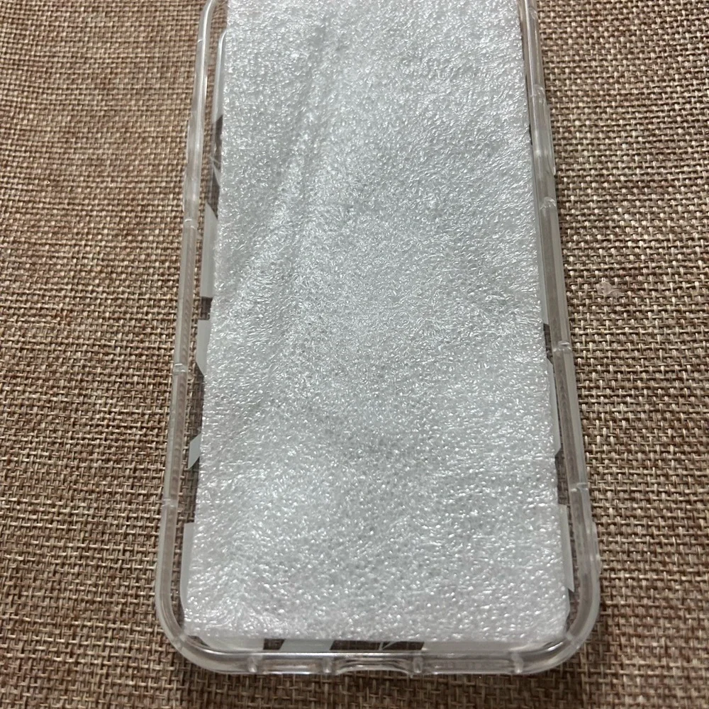 iPhone 14 Plus Lemons NWOT Will fit other iPhones See description to see